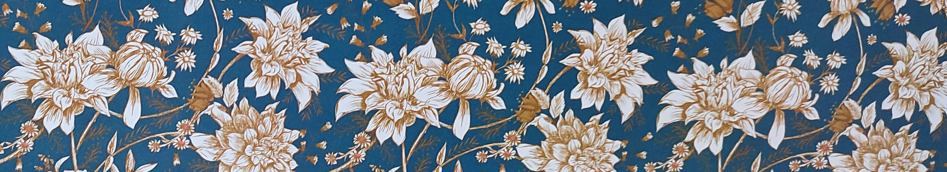 textura-flores-naranjas con fondo azul